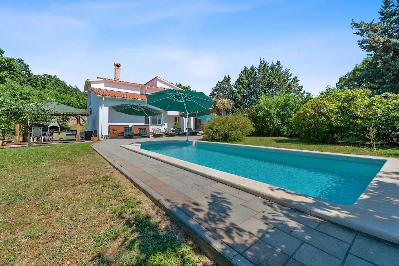 Grosse Luxus-Villa Fur 12 Personen Mit Pool, Jachuzzi Und Meeresnaehe Labin  Villa