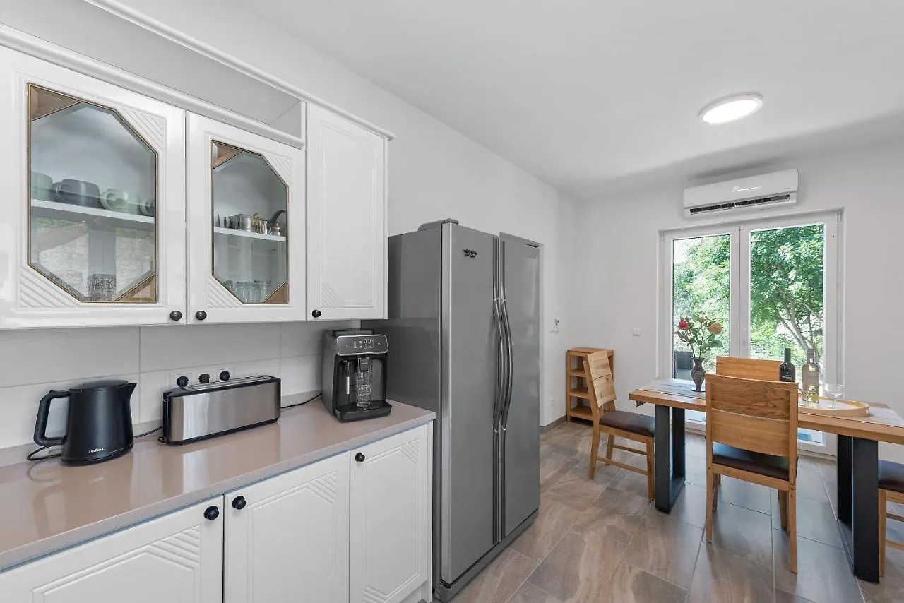 Grosse Luxus-Villa Fur 12 Personen Mit Pool, Jachuzzi Und Meeresnaehe Labin  0*, Labin (Istria)