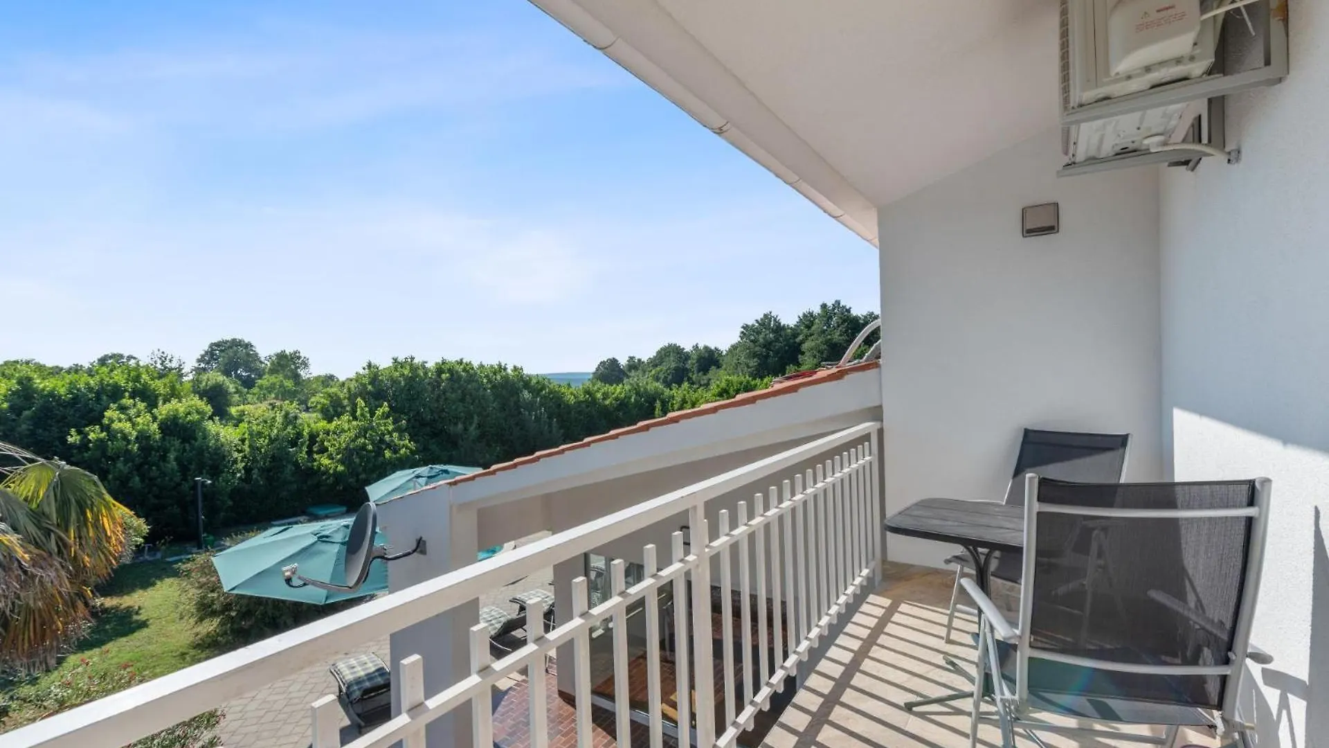 Grosse Luxus-Villa Fur 12 Personen Mit Pool, Jachuzzi Und Meeresnaehe Labin  Villa