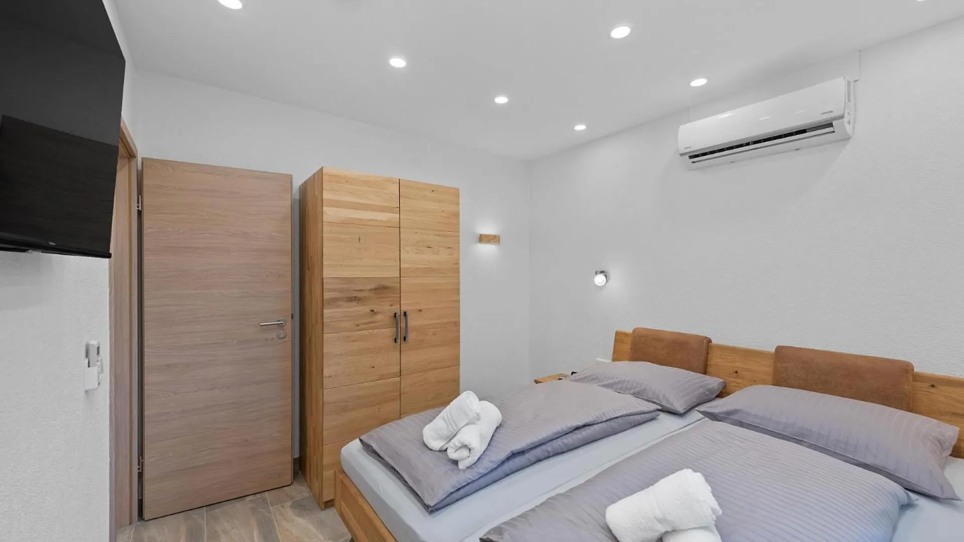Grosse Luxus-Villa Fur 12 Personen Mit Pool, Jachuzzi Und Meeresnaehe Labin  Labin (Istria)
