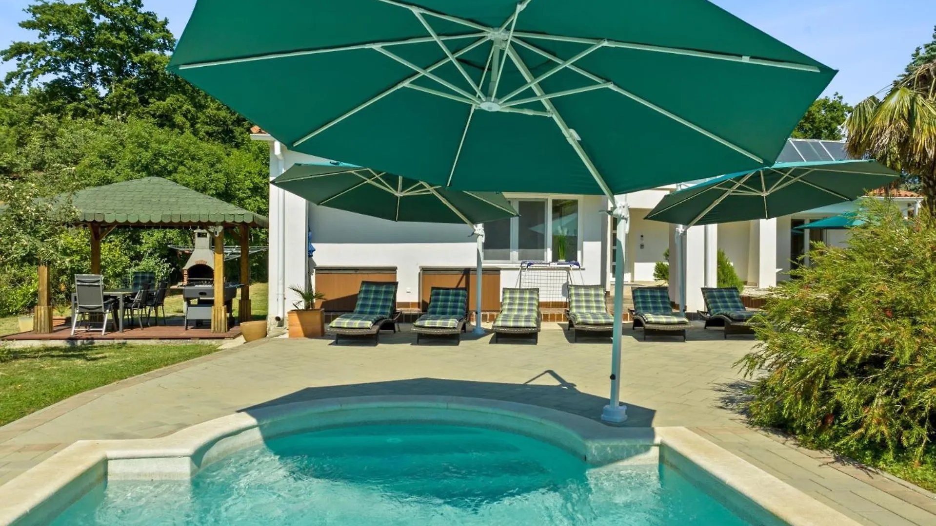 Grosse Luxus-Villa Fur 12 Personen Mit Pool, Jachuzzi Und Meeresnaehe Labin  Labin (Istria)